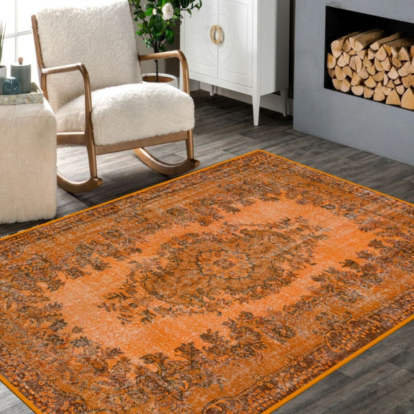 Close-up of the Retro Orange Rug’s vibrant color and low-profile pile
