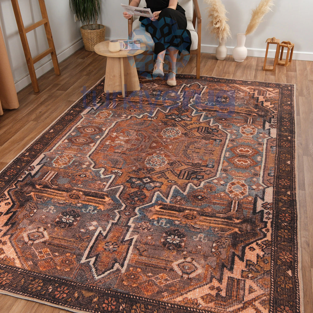 Heriz Area Rug 6' x 9'